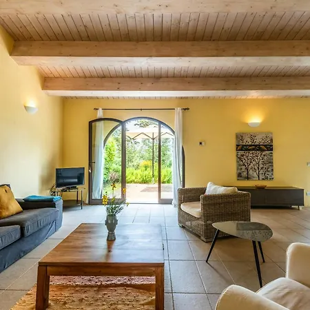 Historic Between Two Tuscan Valleys *