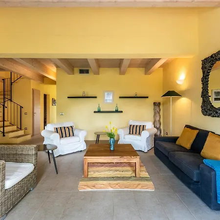 Historic Between Two Tuscan Valleys Apartmán