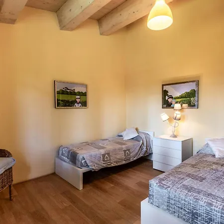 Historic Between Two Tuscan Valleys *