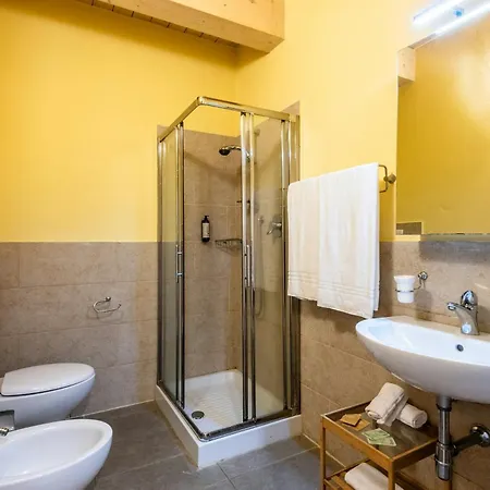 Historic Between Two Tuscan Valleys *